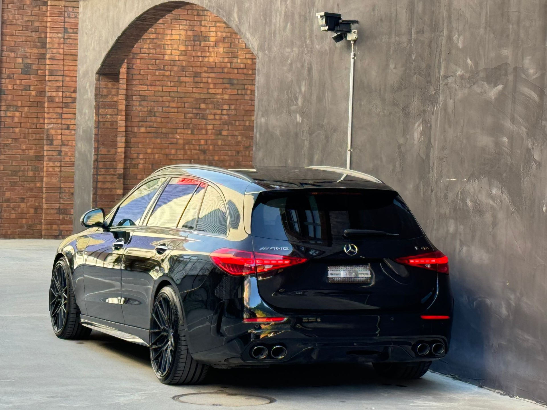 MERCEDES-BENZ C 43 T AMG 4Matic-image-4