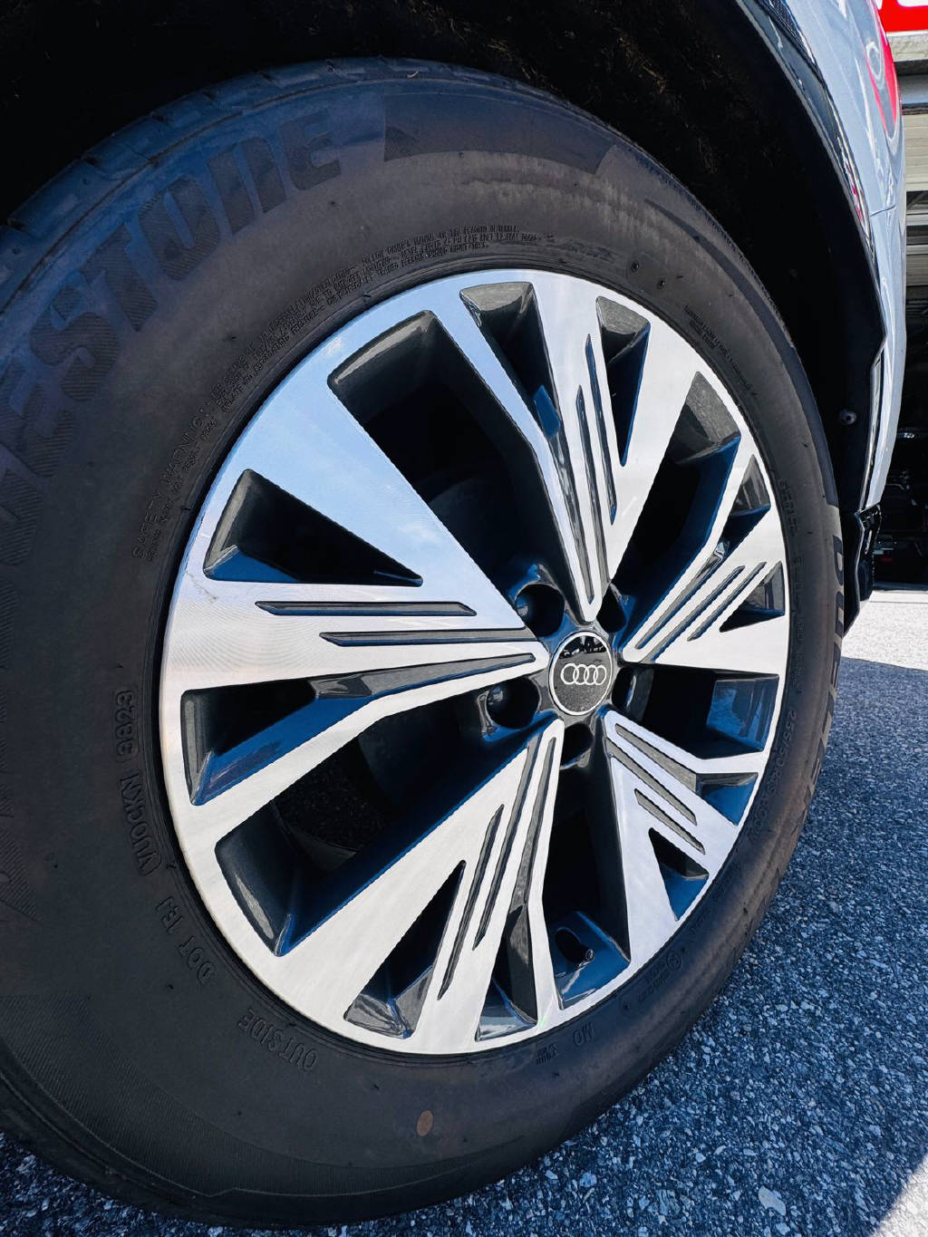 AUDI Q4 e-tron Sportback 50 quattro-image-13