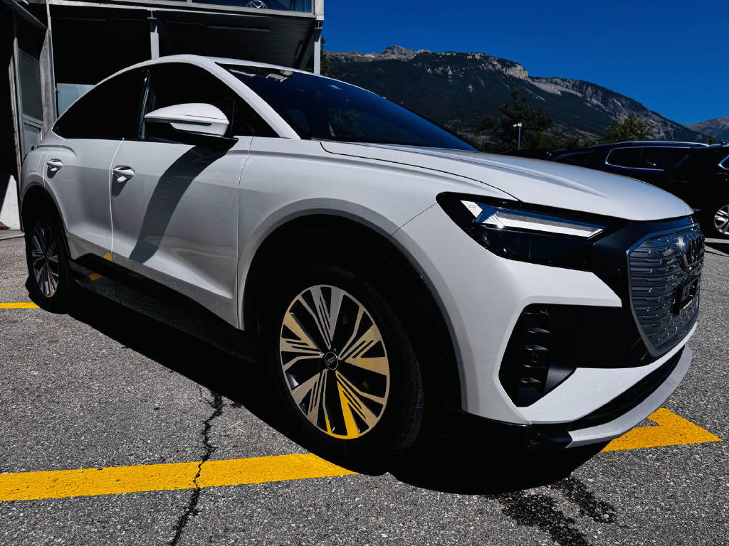 AUDI Q4 e-tron Sportback 50 quattro-image-3