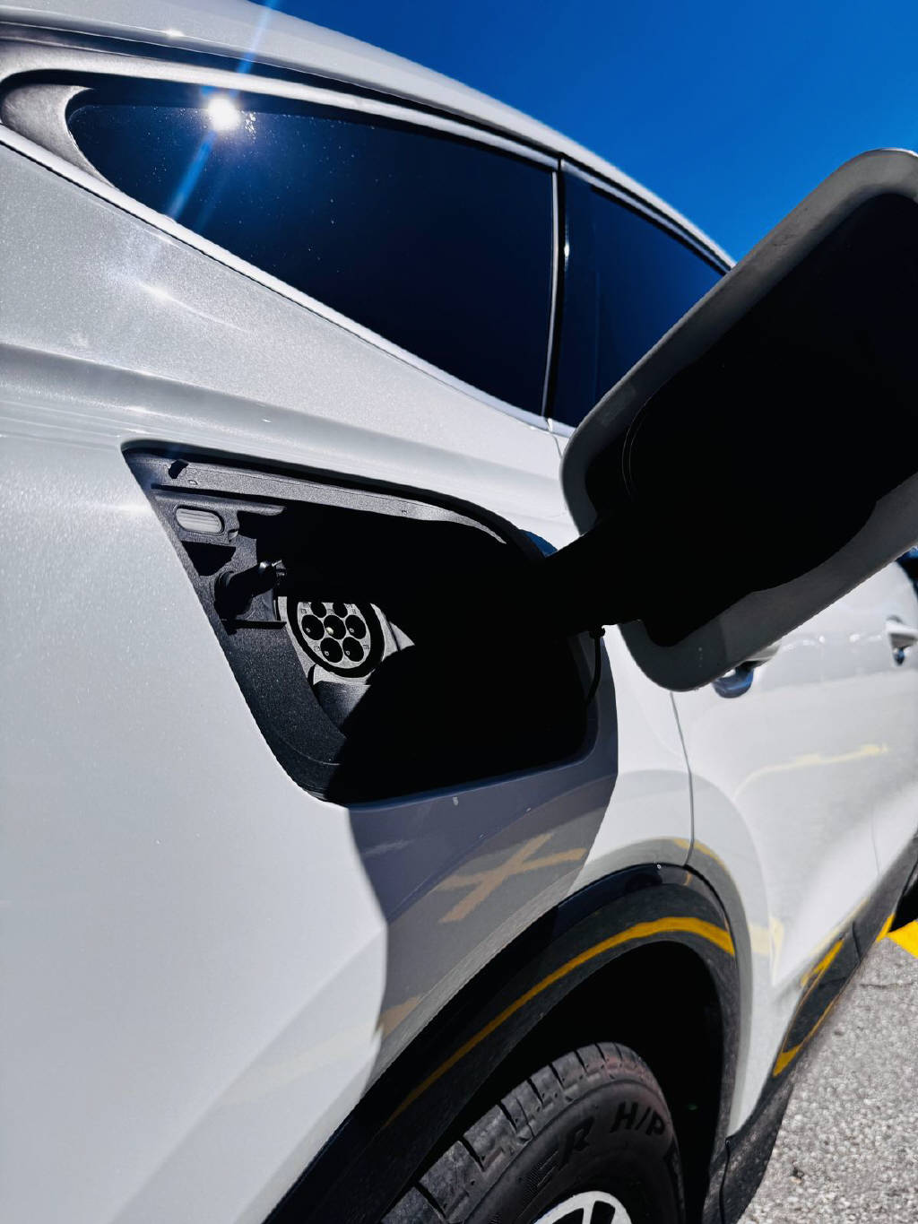 AUDI Q4 e-tron Sportback 50 quattro-image-8