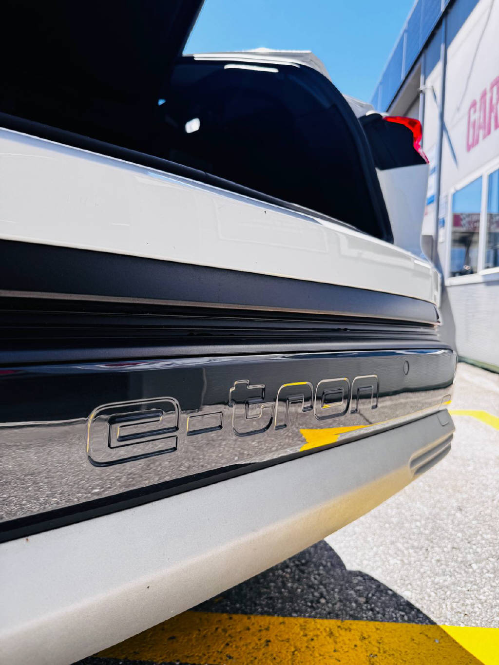 AUDI Q4 e-tron Sportback 50 quattro-image-14