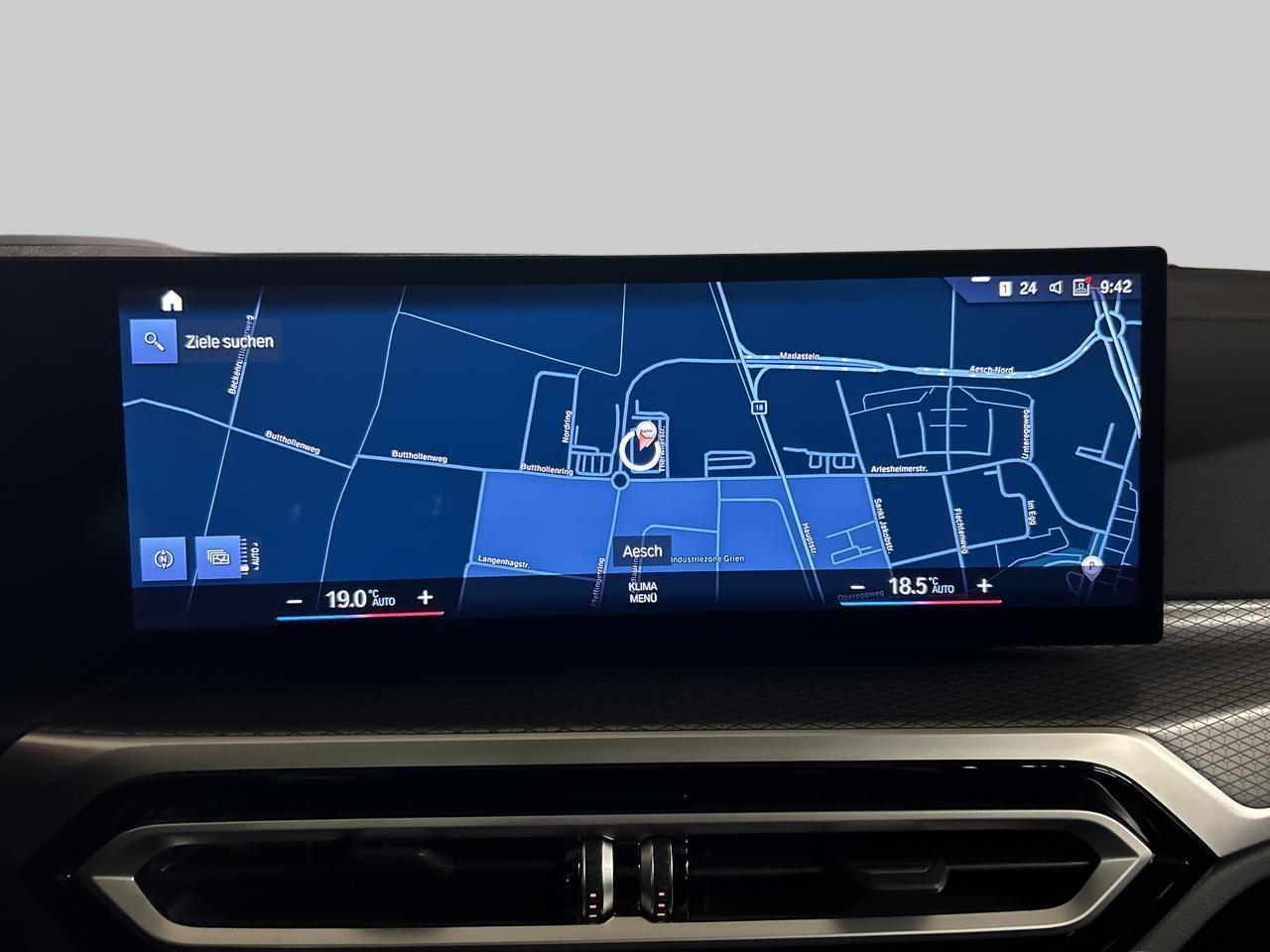 BMW 330i Touring xDrive M-Sport Pro-image-16