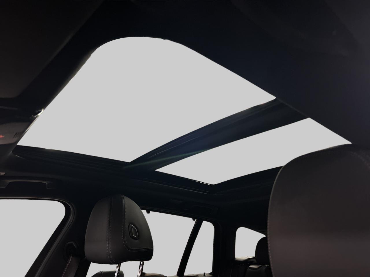 BMW 330i Touring xDrive M-Sport Pro-image-23