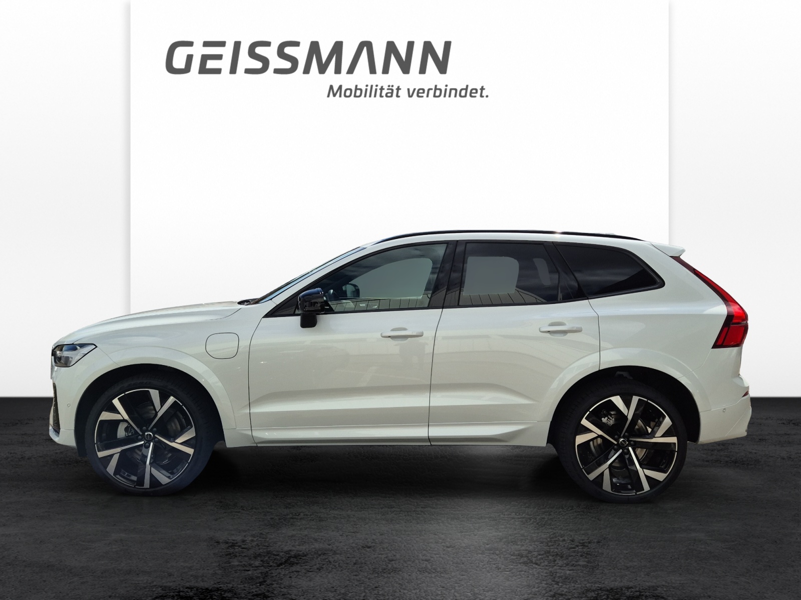 VOLVO XC60 2.0 T8 TE Black Edition eAWD-showroom-element-2