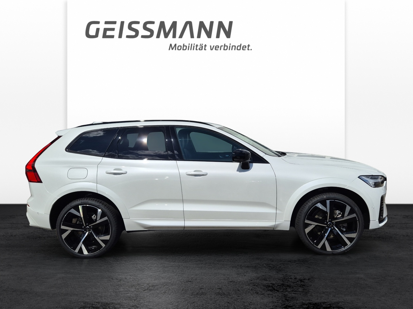 VOLVO XC60 2.0 T8 TE Black Edition eAWD-showroom-element-3