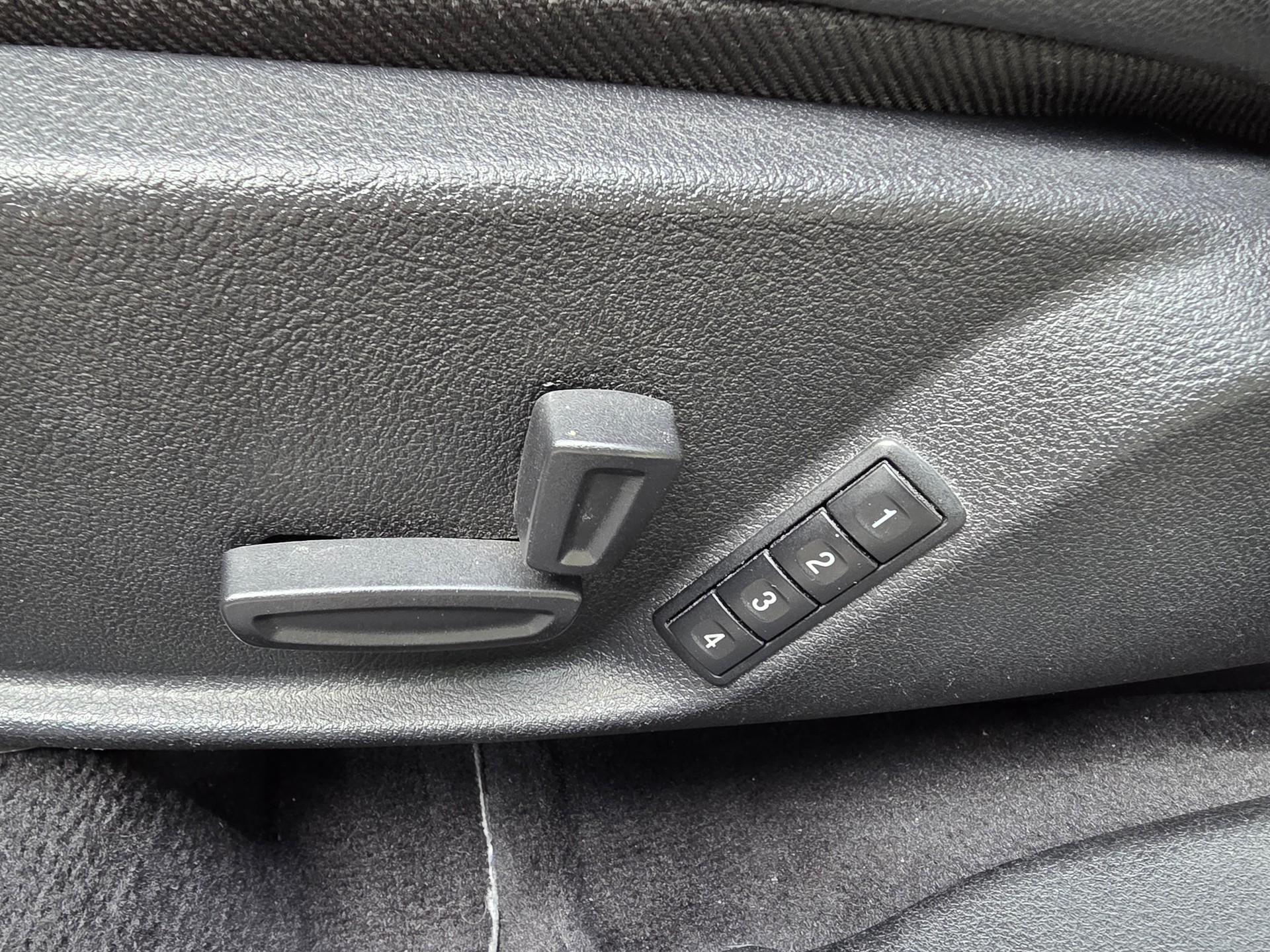 FORD Mondeo 2.5i 20V Titanium ☆☆ Inklusive frischer MFK ☆☆-image-14
