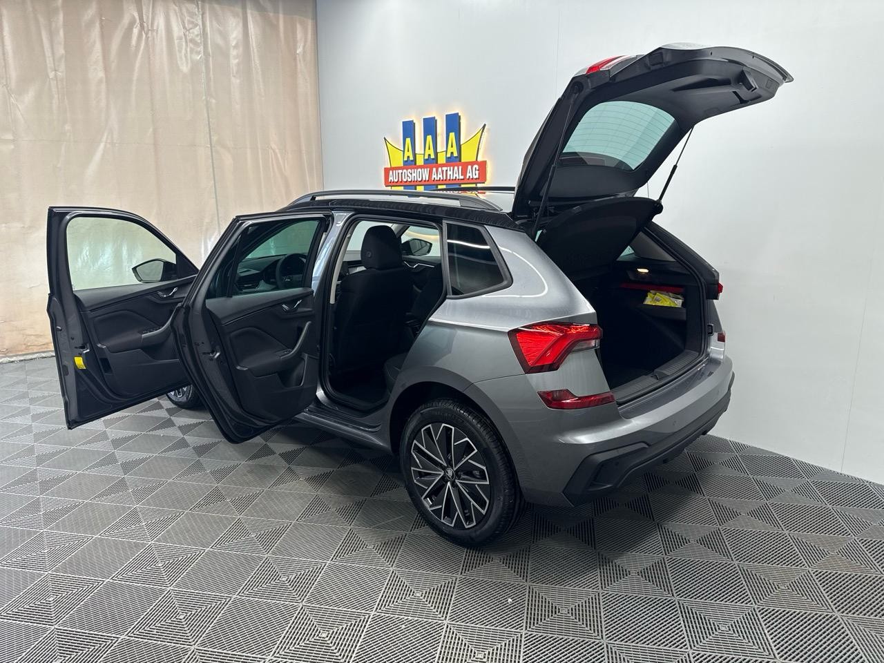 SKODA Kamiq 1.0 TSI Selection Black Pack-image-10