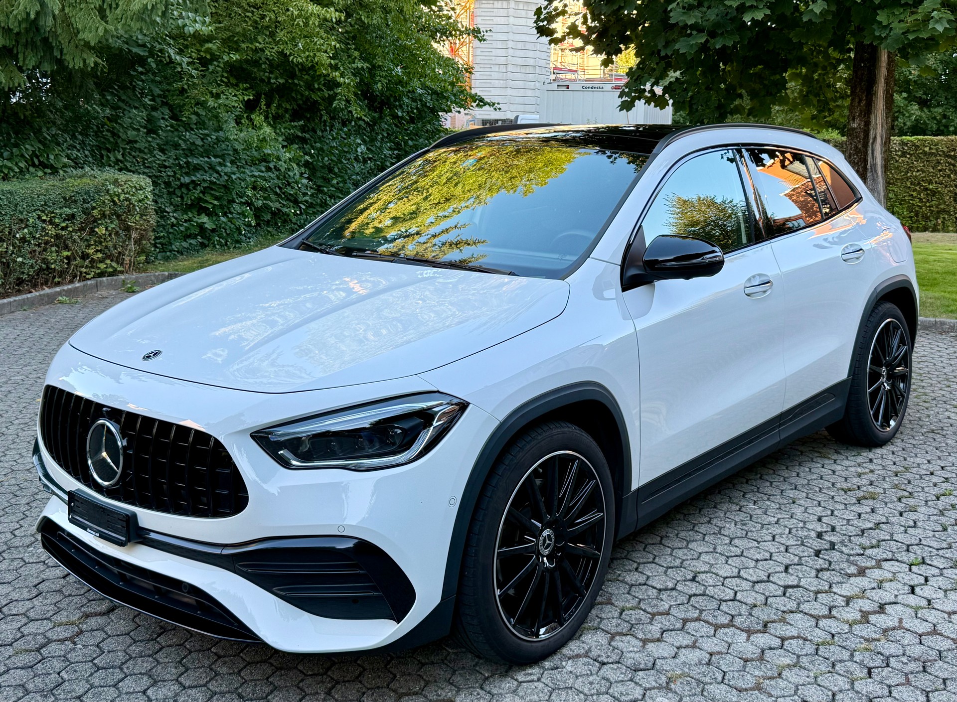 MERCEDES-BENZ GLA 250 4Matic AMG Line 8G-DCT-image-0
