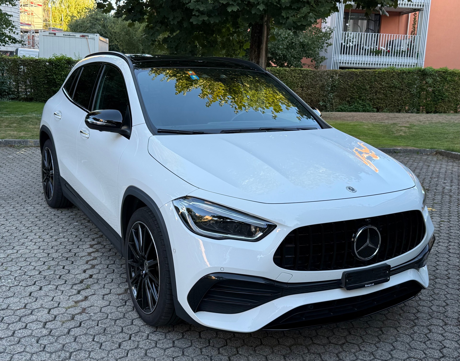 MERCEDES-BENZ GLA 250 4Matic AMG Line 8G-DCT-image-3