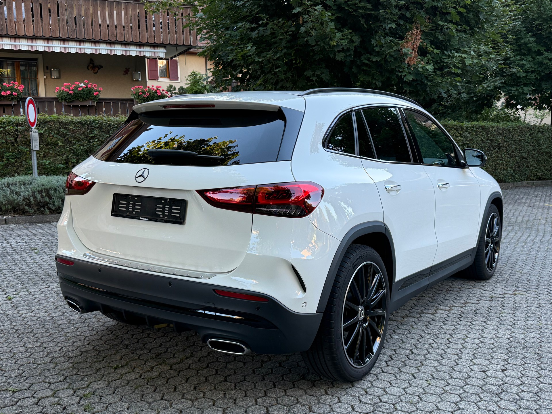 MERCEDES-BENZ GLA 250 4Matic AMG Line 8G-DCT-image-5