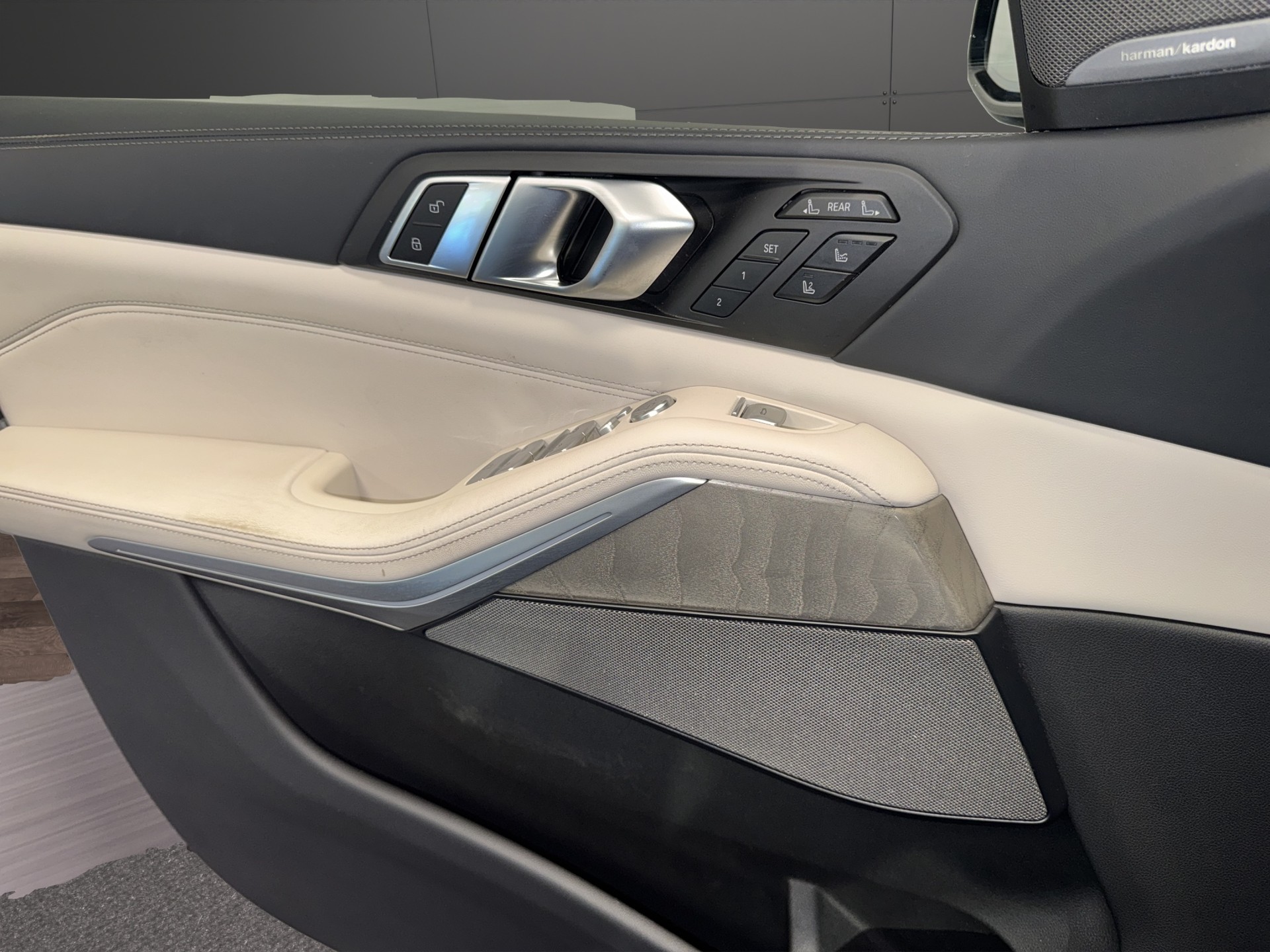 BMW X7 M60i M Sport-image-11