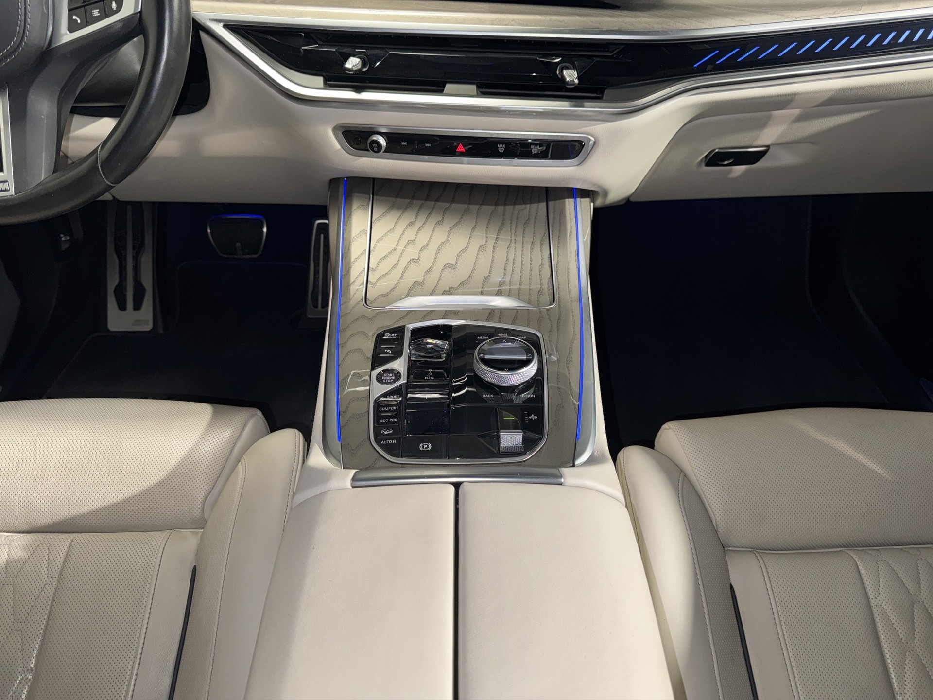 BMW X7 M60i M Sport-image-18