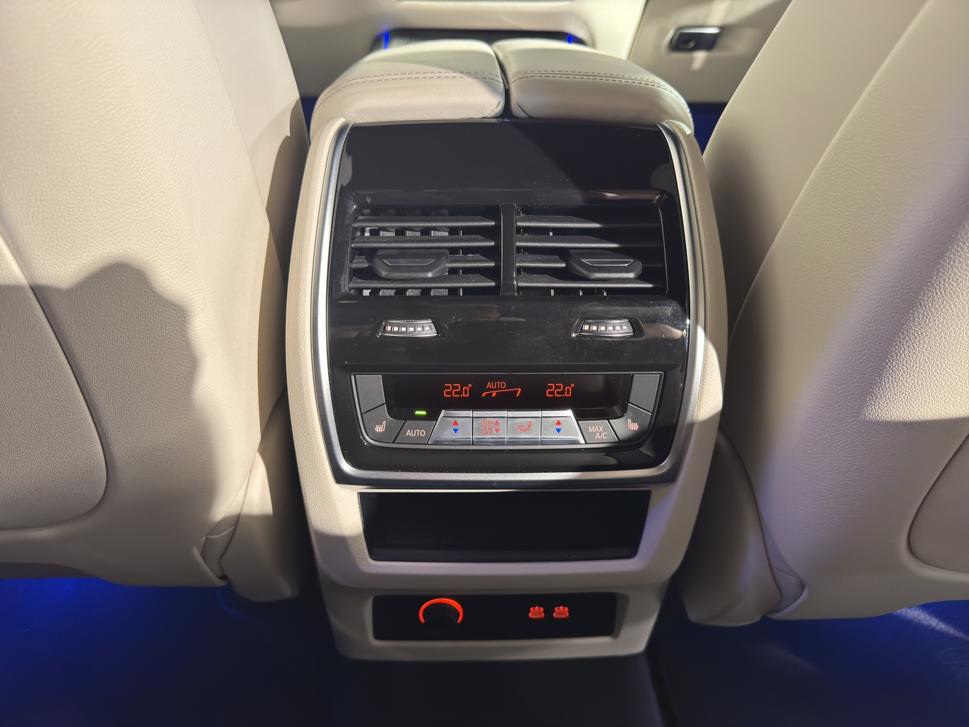 BMW X7 M60i M Sport-image-9