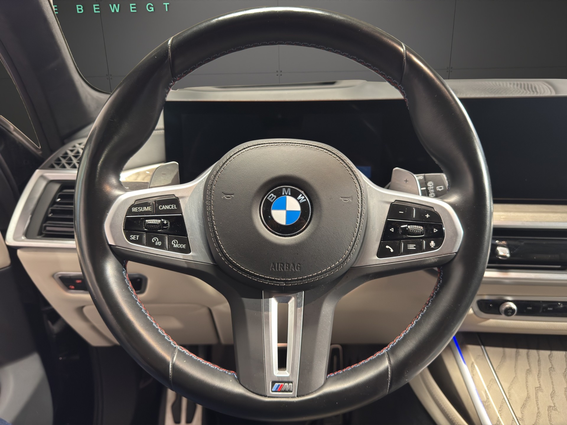 BMW X7 M60i M Sport-image-13