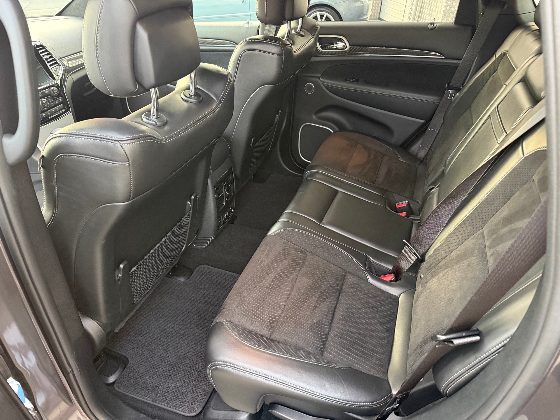 JEEP Grand Cherokee 6.4 V8 HEMI SRT8 Automatic-image-9