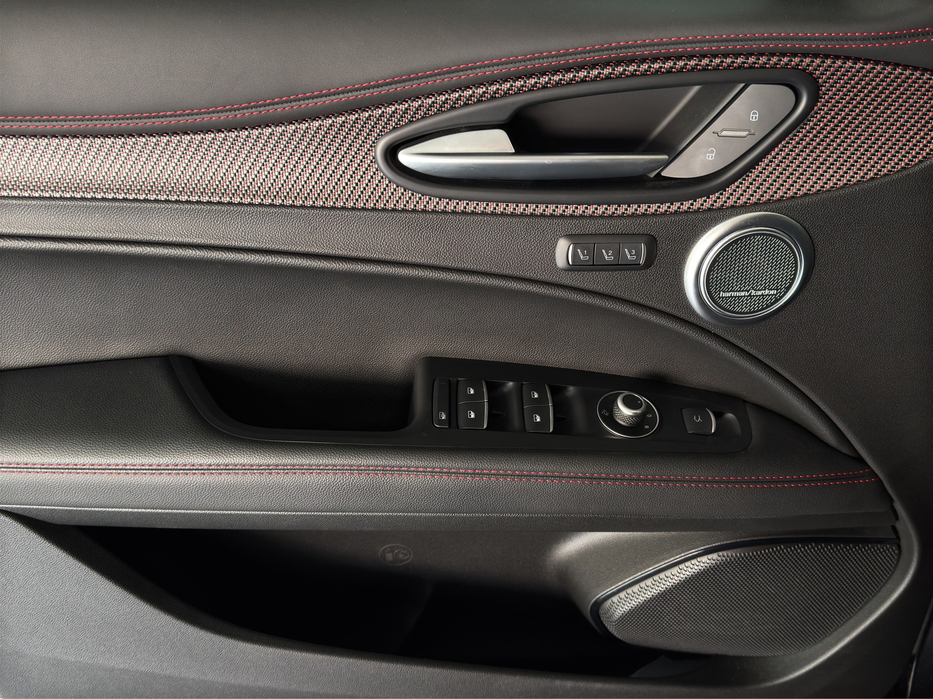 ALFA ROMEO Stelvio 2.9 V6 Quadrifoglio SUPER SPORT Serie Limitata (1/175) "Keramik Bremsen-Akrapovič-Carbon"-image-13