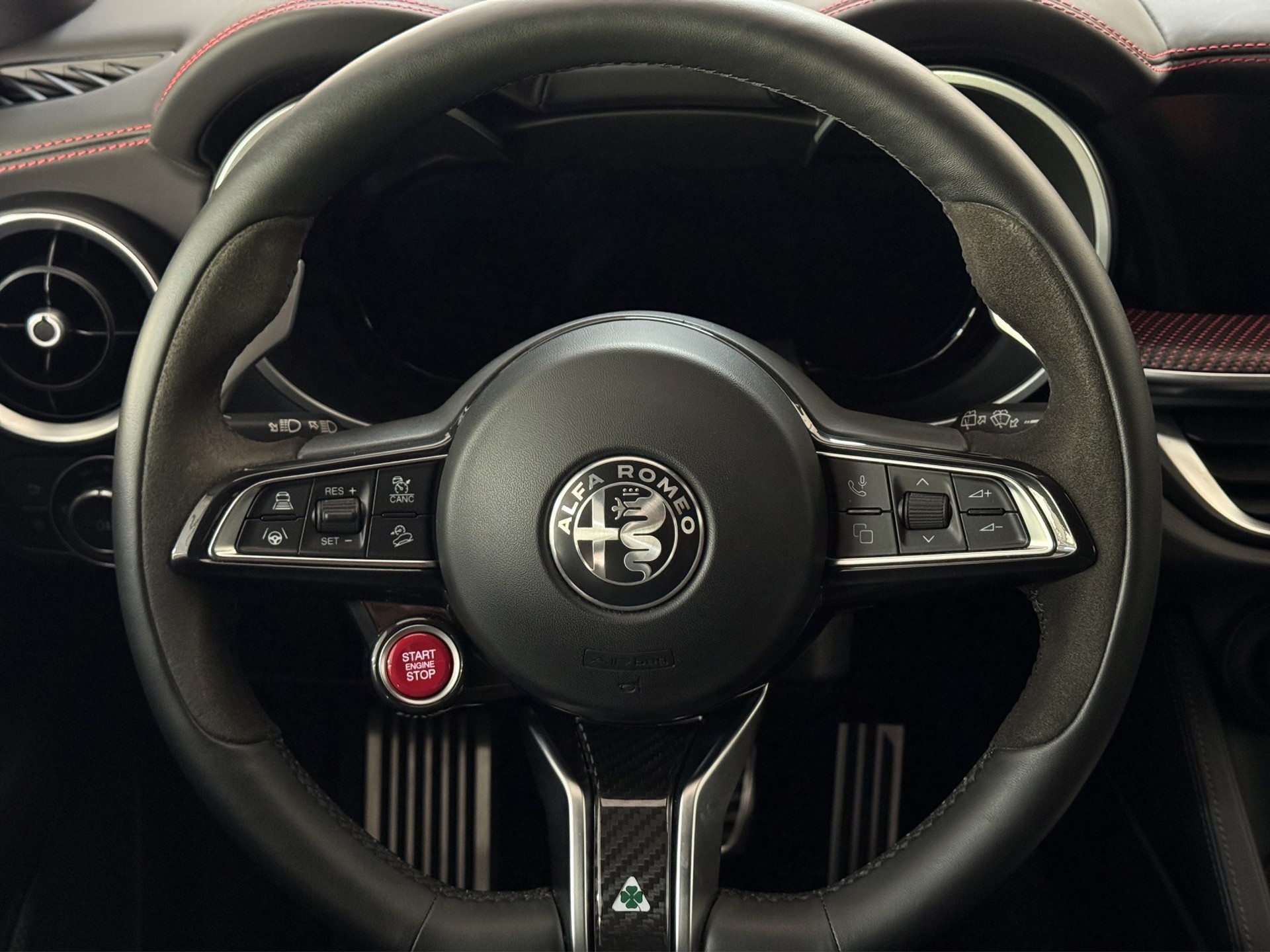 ALFA ROMEO Stelvio 2.9 V6 Quadrifoglio SUPER SPORT Serie Limitata (1/175) "Keramik Bremsen-Akrapovič-Carbon"-image-18