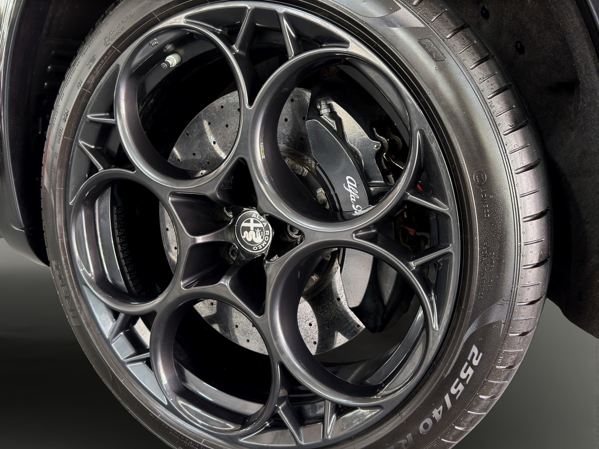ALFA ROMEO Stelvio 2.9 V6 Quadrifoglio SUPER SPORT Serie Limitata (1/175) "Keramik Bremsen-Akrapovič-Carbon"-image-6