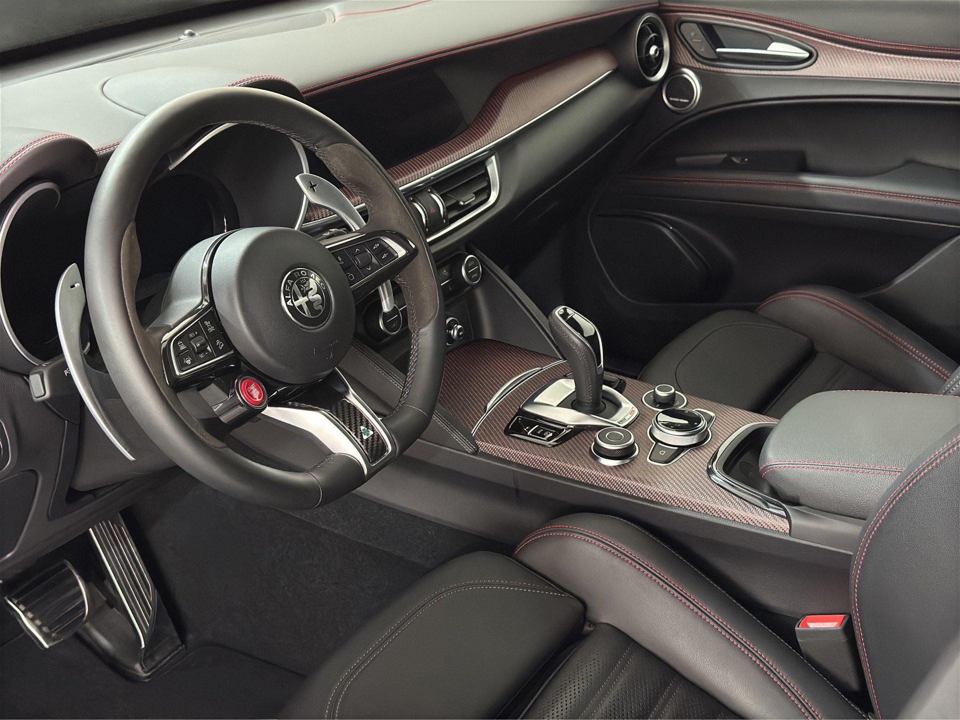 ALFA ROMEO Stelvio 2.9 V6 Quadrifoglio SUPER SPORT Serie Limitata (1/175) "Keramik Bremsen-Akrapovič-Carbon"-image-17