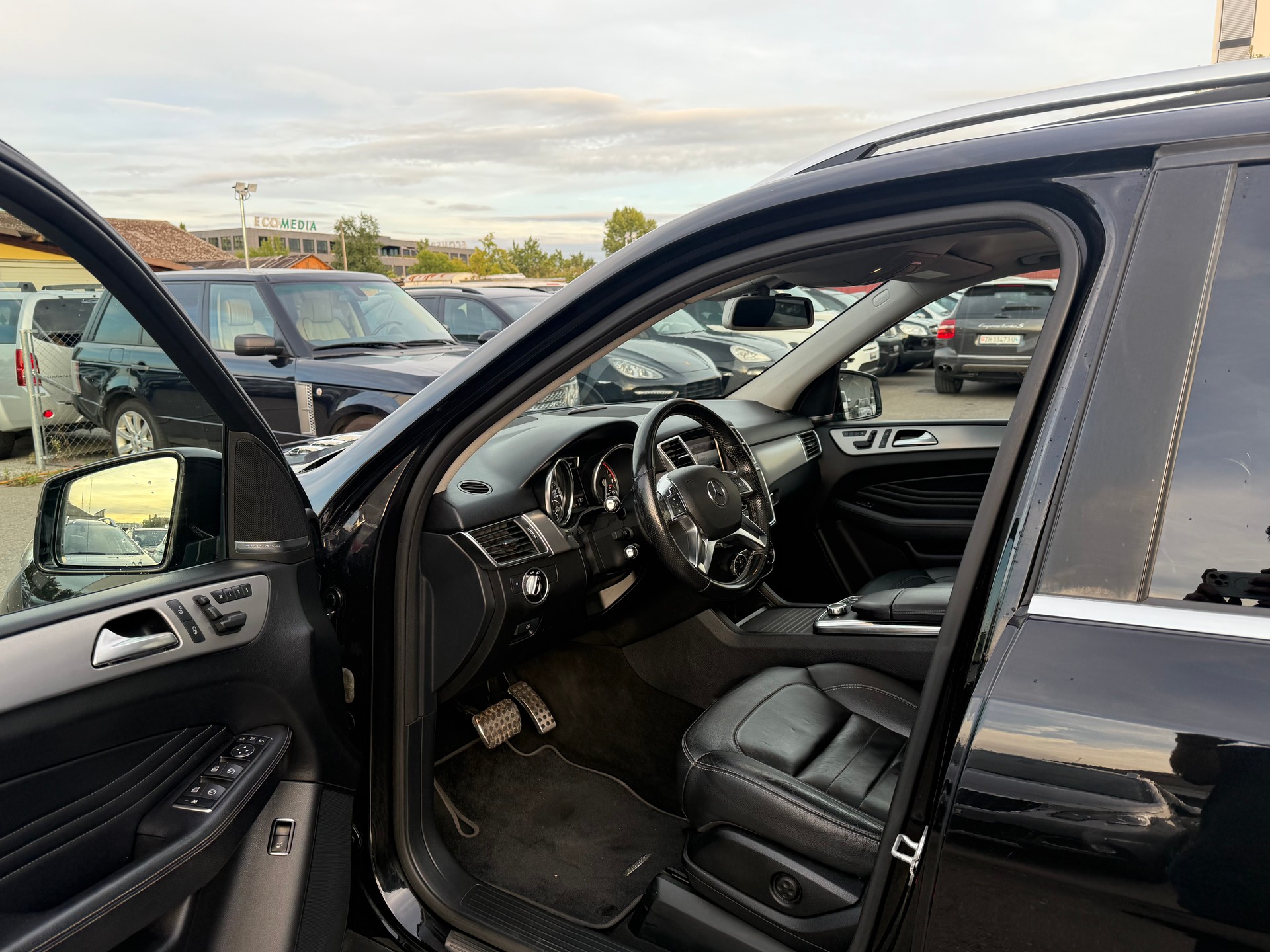 MERCEDES-BENZ ML 350 BlueEfficiency Edition 4Matic 7G-Tronic AMG Line / Frisch ab MFK / AHK 3500kg / harman/kardon / Panoramadach-image-8