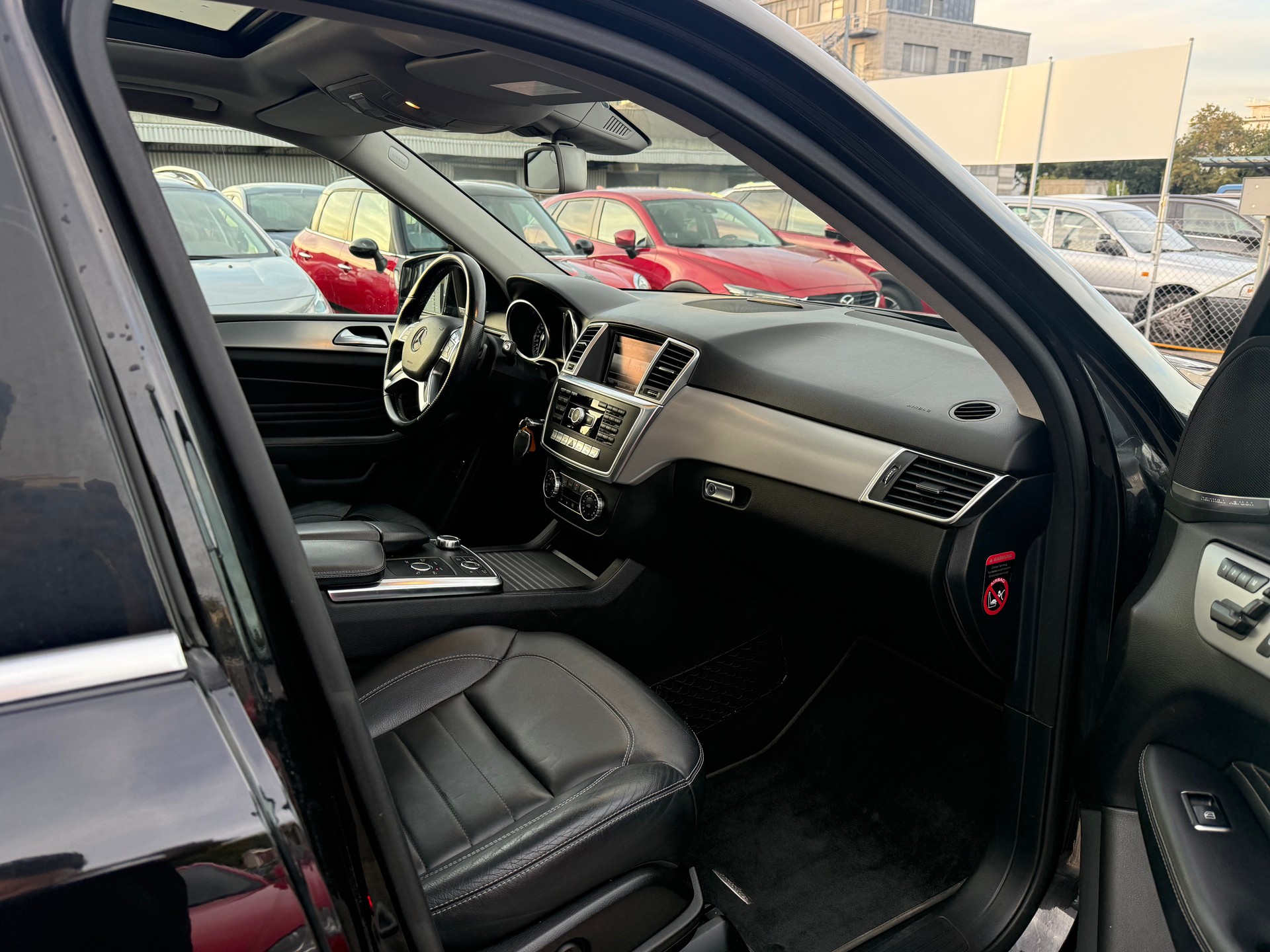 MERCEDES-BENZ ML 350 BlueEfficiency Edition 4Matic 7G-Tronic AMG Line / Frisch ab MFK / AHK 3500kg / harman/kardon / Panoramadach-image-6