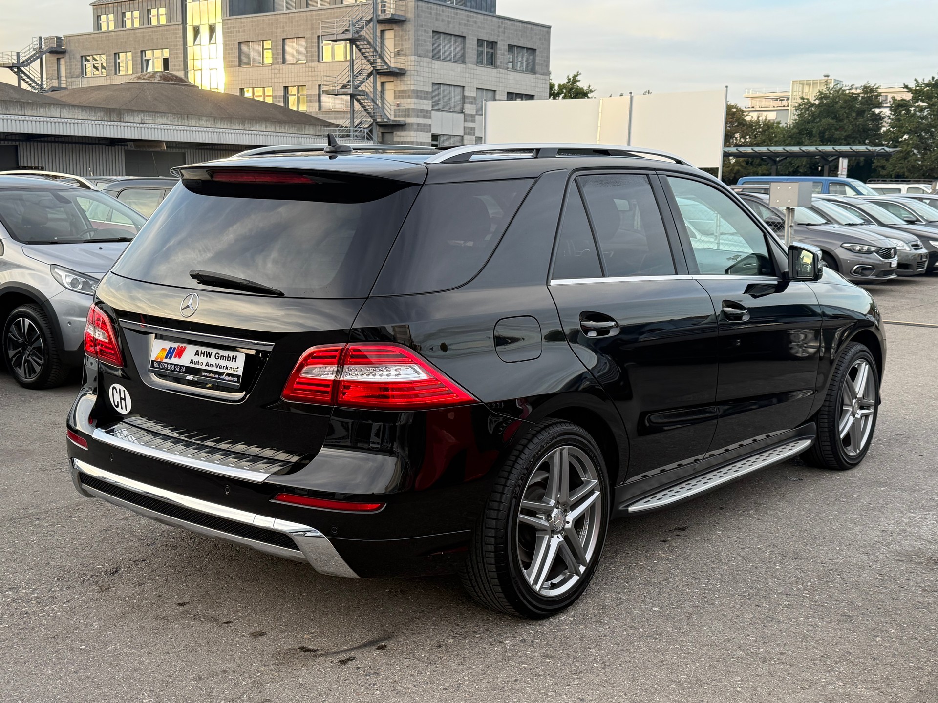 MERCEDES-BENZ ML 350 BlueEfficiency Edition 4Matic 7G-Tronic AMG Line / Frisch ab MFK / AHK 3500kg / harman/kardon / Panoramadach-image-3