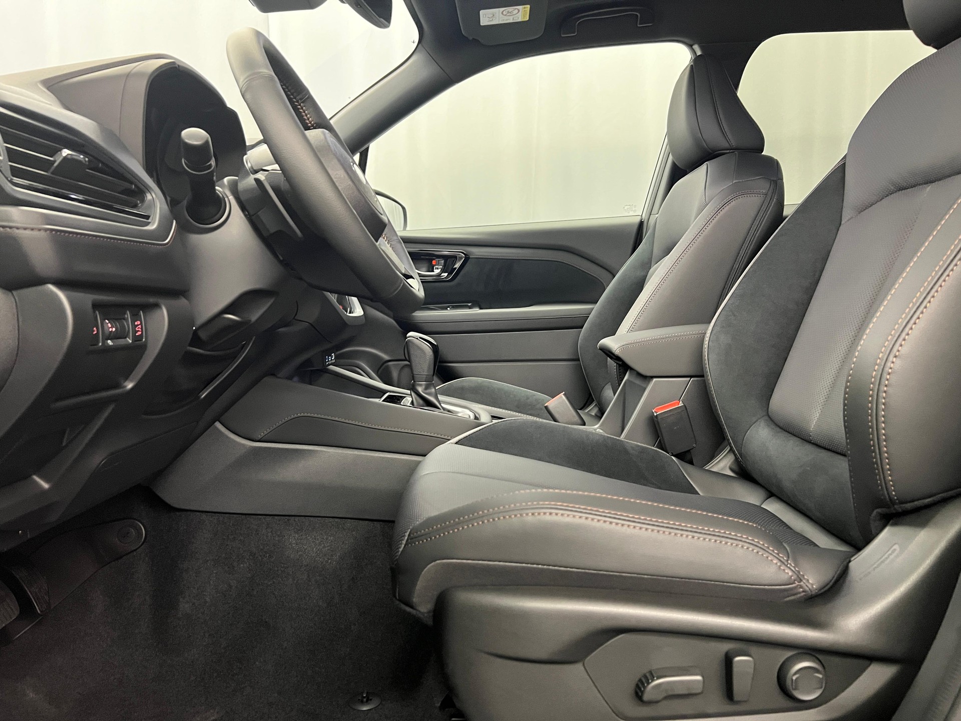 SUBARU Forester Station 2.0i e-Boxer Luxury-image-2