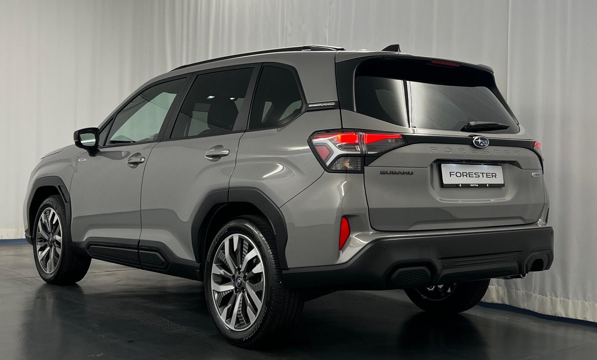 SUBARU Forester Station 2.0i e-Boxer Luxury-image-7