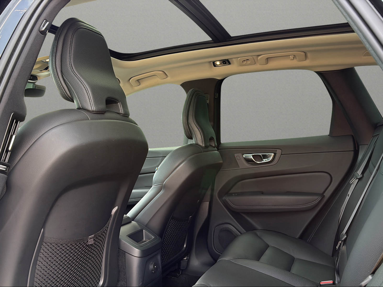 VOLVO XC60 T8 eAWD Inscription Geartronic-image-5
