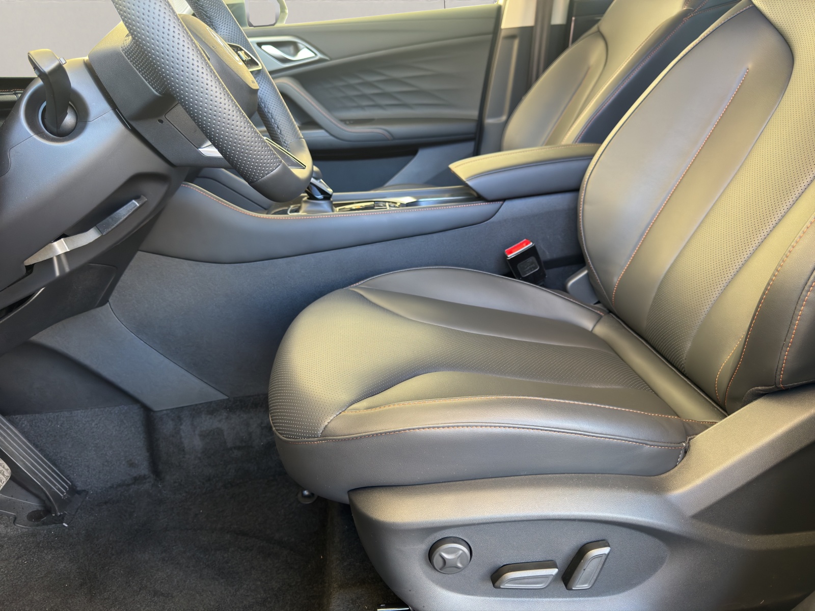 MG MG HS 1.5 T PHEV Luxury *307PS *-image-12