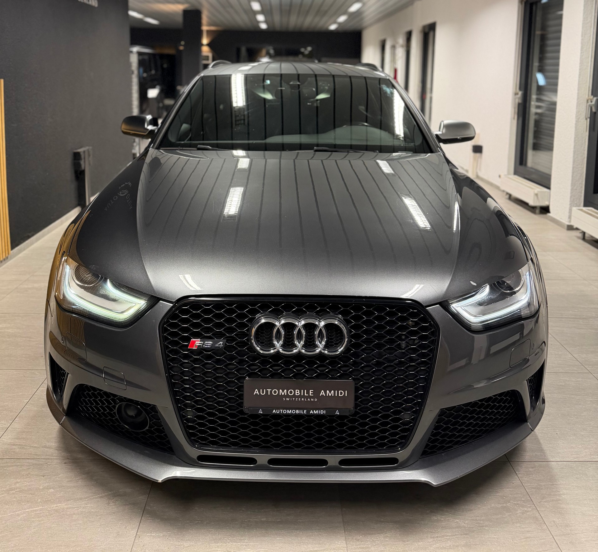 AUDI RS4 Avant 4.2 FSI V8 quattro S-tronic, Schalensitze!-image-1