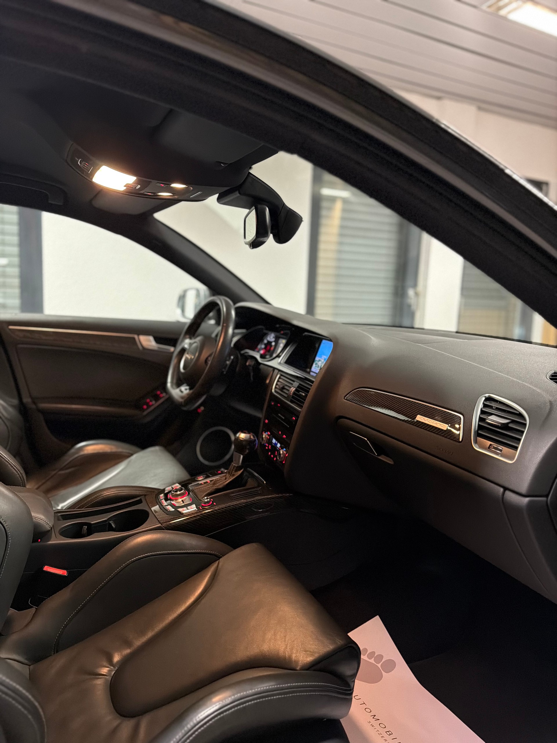 AUDI RS4 Avant 4.2 FSI V8 quattro S-tronic, Schalensitze!-image-8