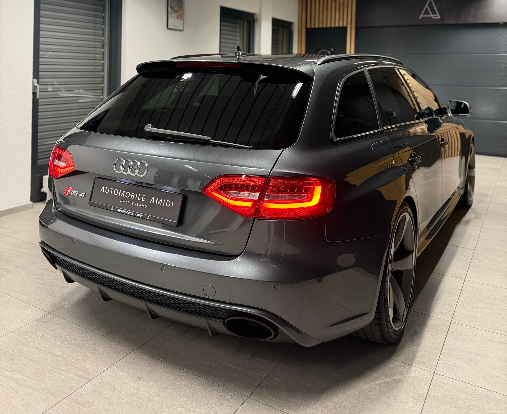 AUDI RS4 Avant 4.2 FSI V8 quattro S-tronic, Schalensitze!-image-4