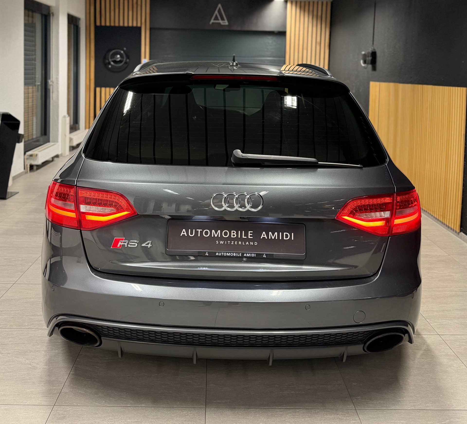 AUDI RS4 Avant 4.2 FSI V8 quattro S-tronic, Schalensitze!-image-3