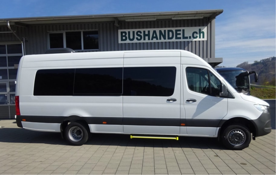 MERCEDES-BENZ Midibus mit 17/21 Sitzplätzen-image-0