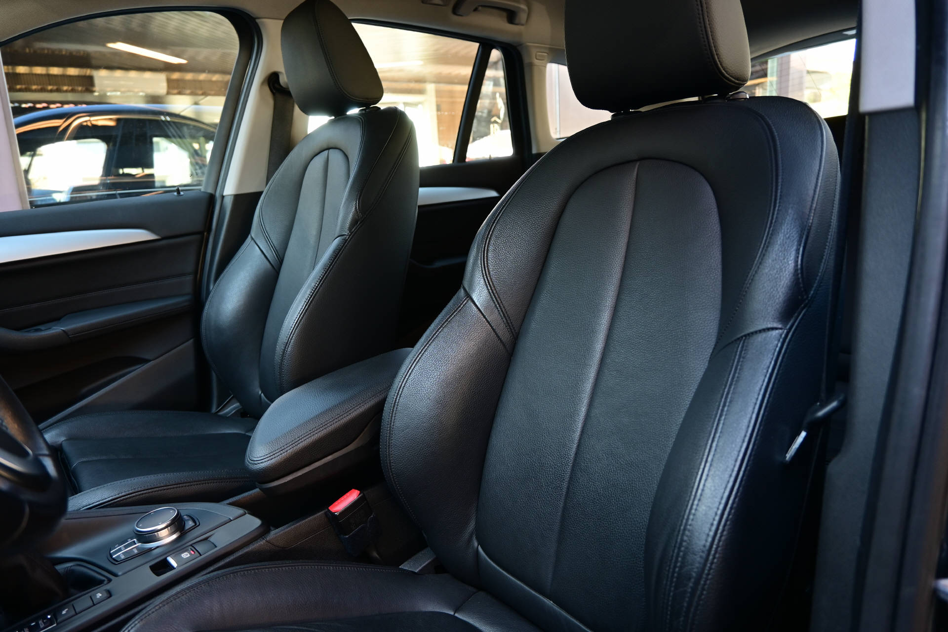 BMW X1 20d xDrive SAG-image-16