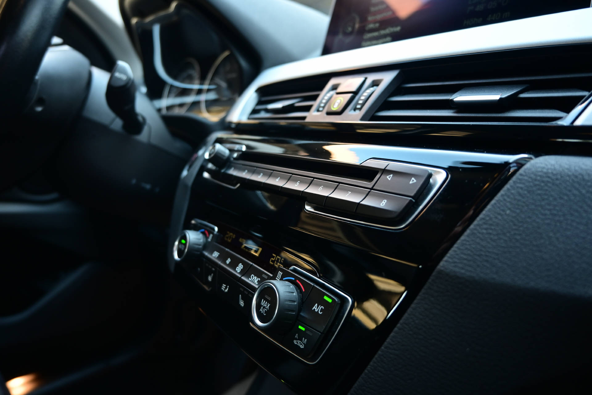 BMW X1 20d xDrive SAG-image-21
