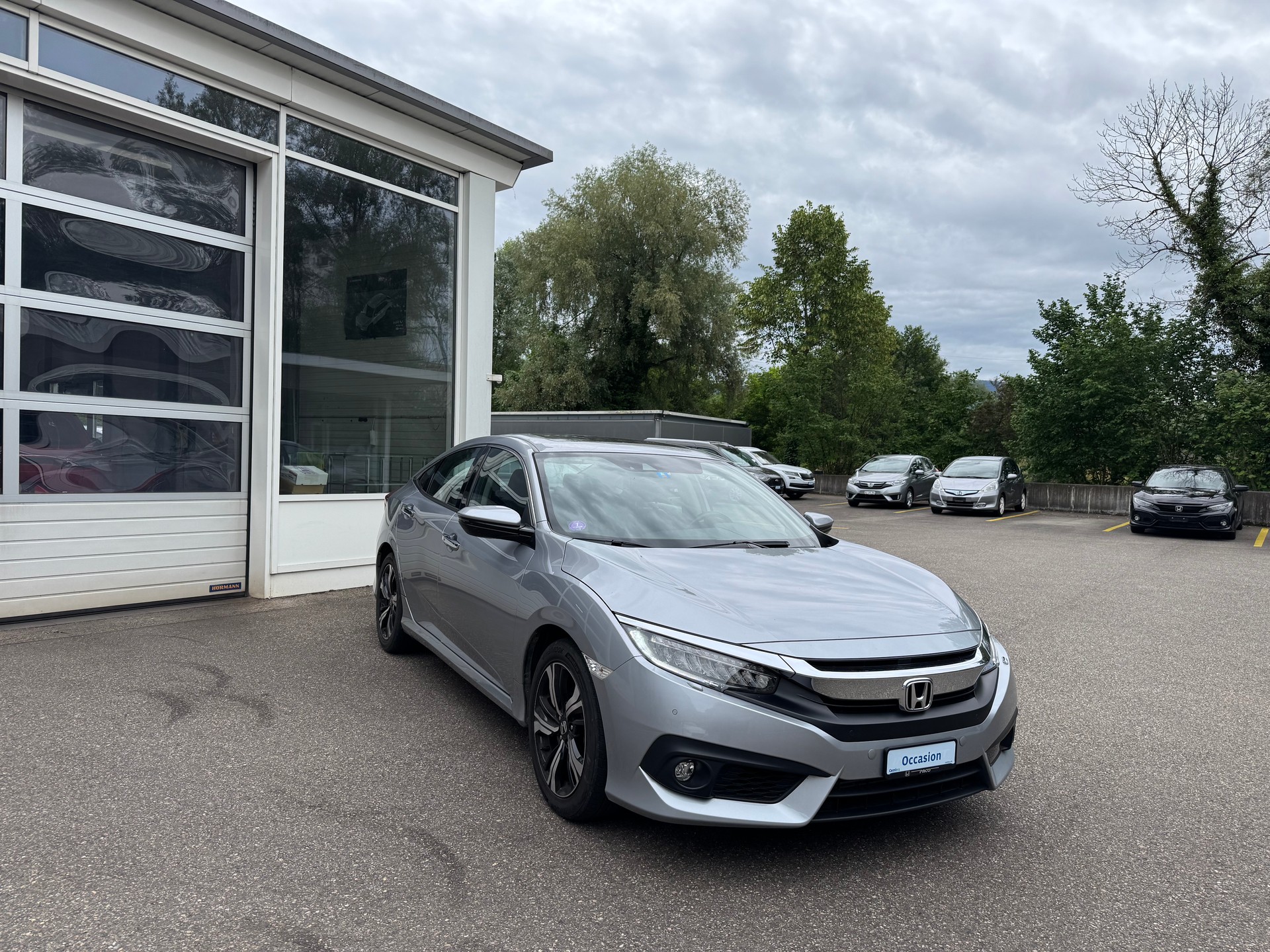 HONDA Civic Sedan 1.5 VTEC Executive Premium CVT-image-2