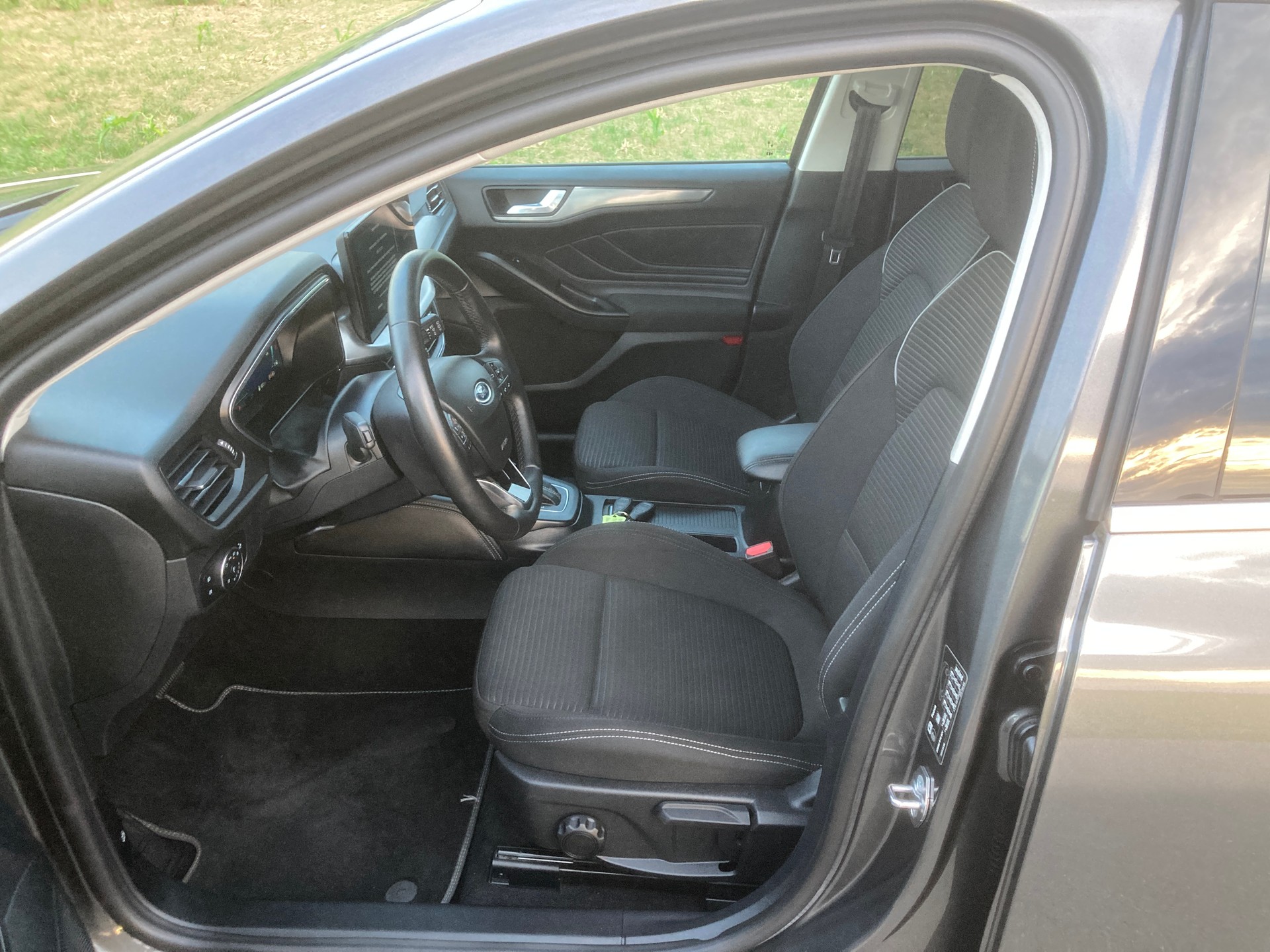 FORD Focus 1.0 MHEV Titanium X Automat-image-8