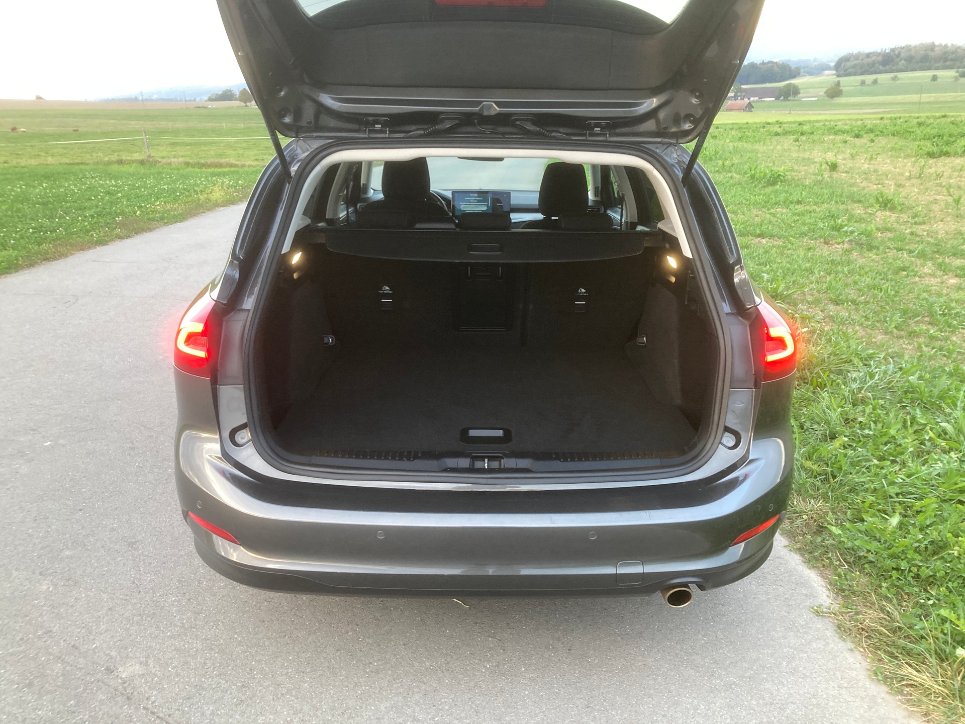 FORD Focus 1.0 MHEV Titanium X Automat-image-5