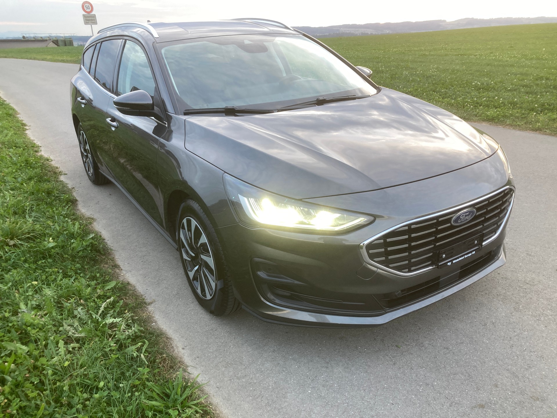 FORD Focus 1.0 MHEV Titanium X Automat-image-1