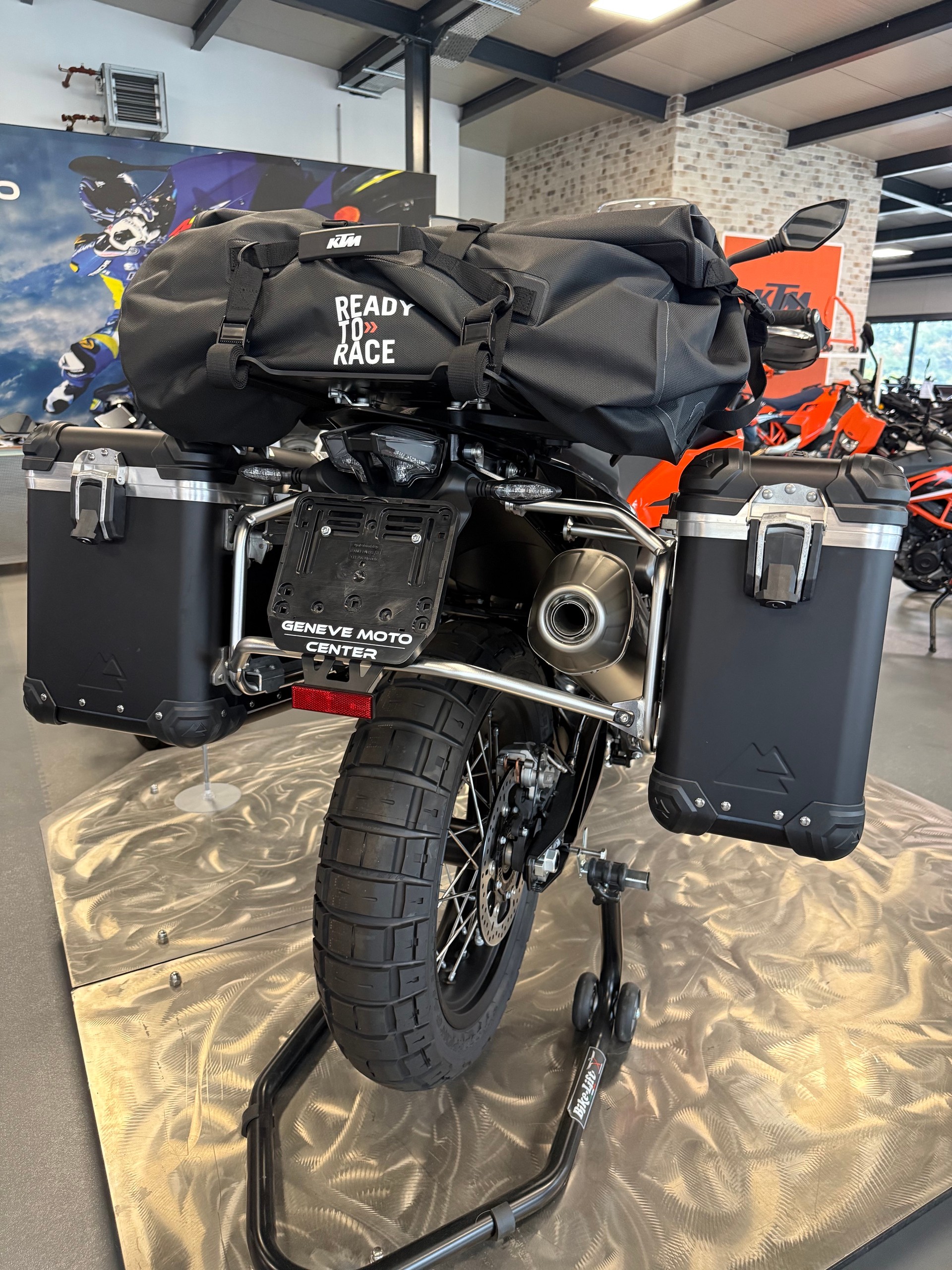 KTM 790 Adventure-showroom-element-2