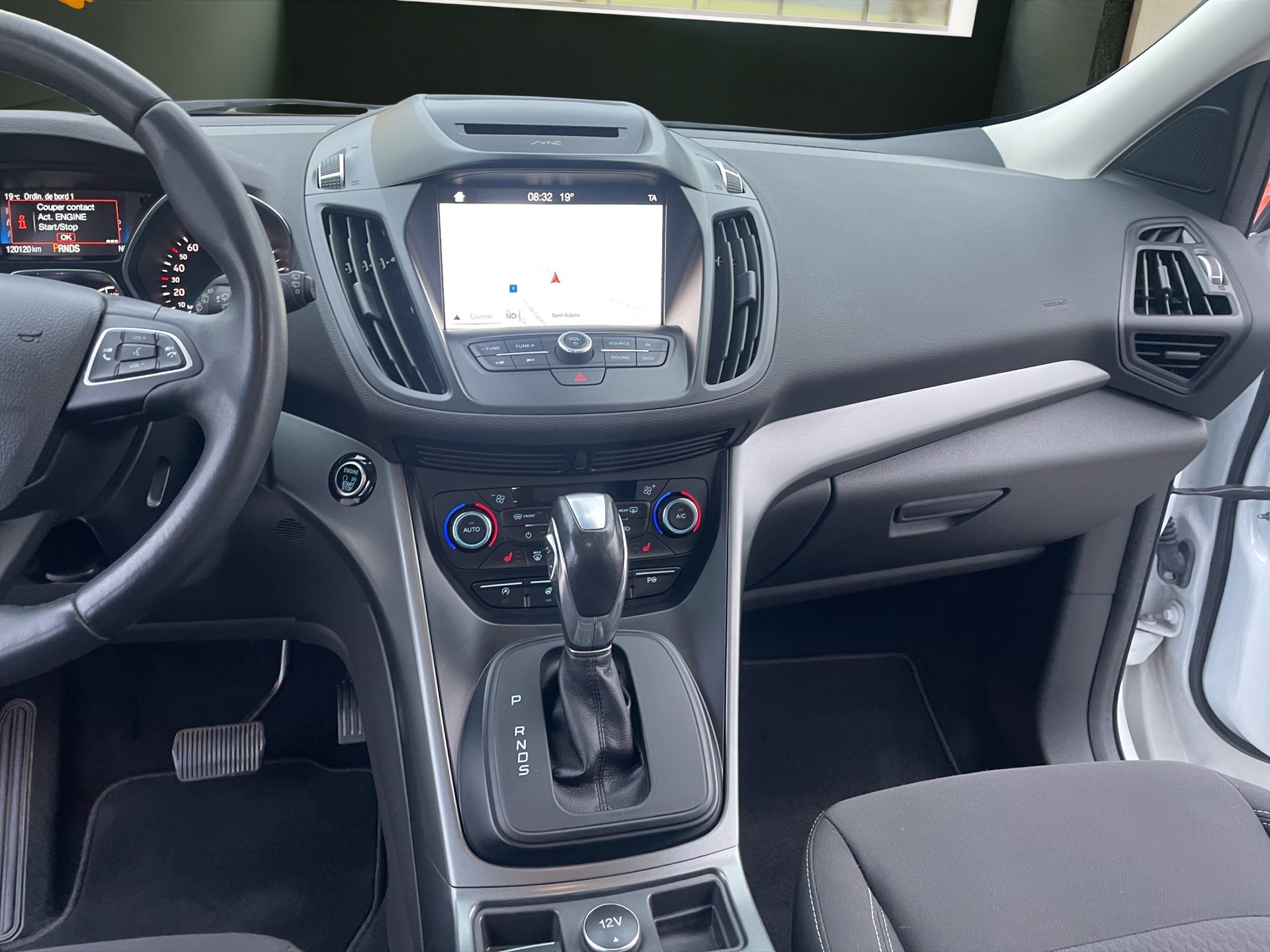 FORD Kuga 2.0 TDCi Vignale 4WD PowerShift-image-11