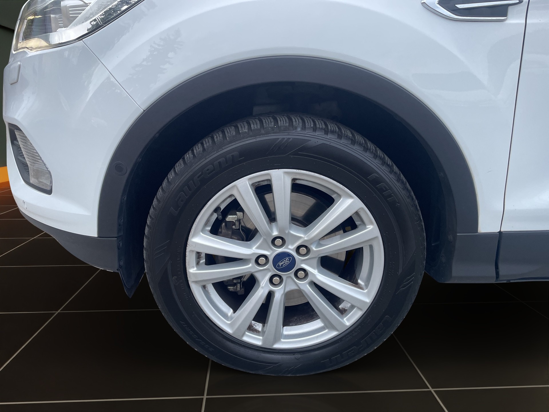 FORD Kuga 2.0 TDCi Vignale 4WD PowerShift-image-8