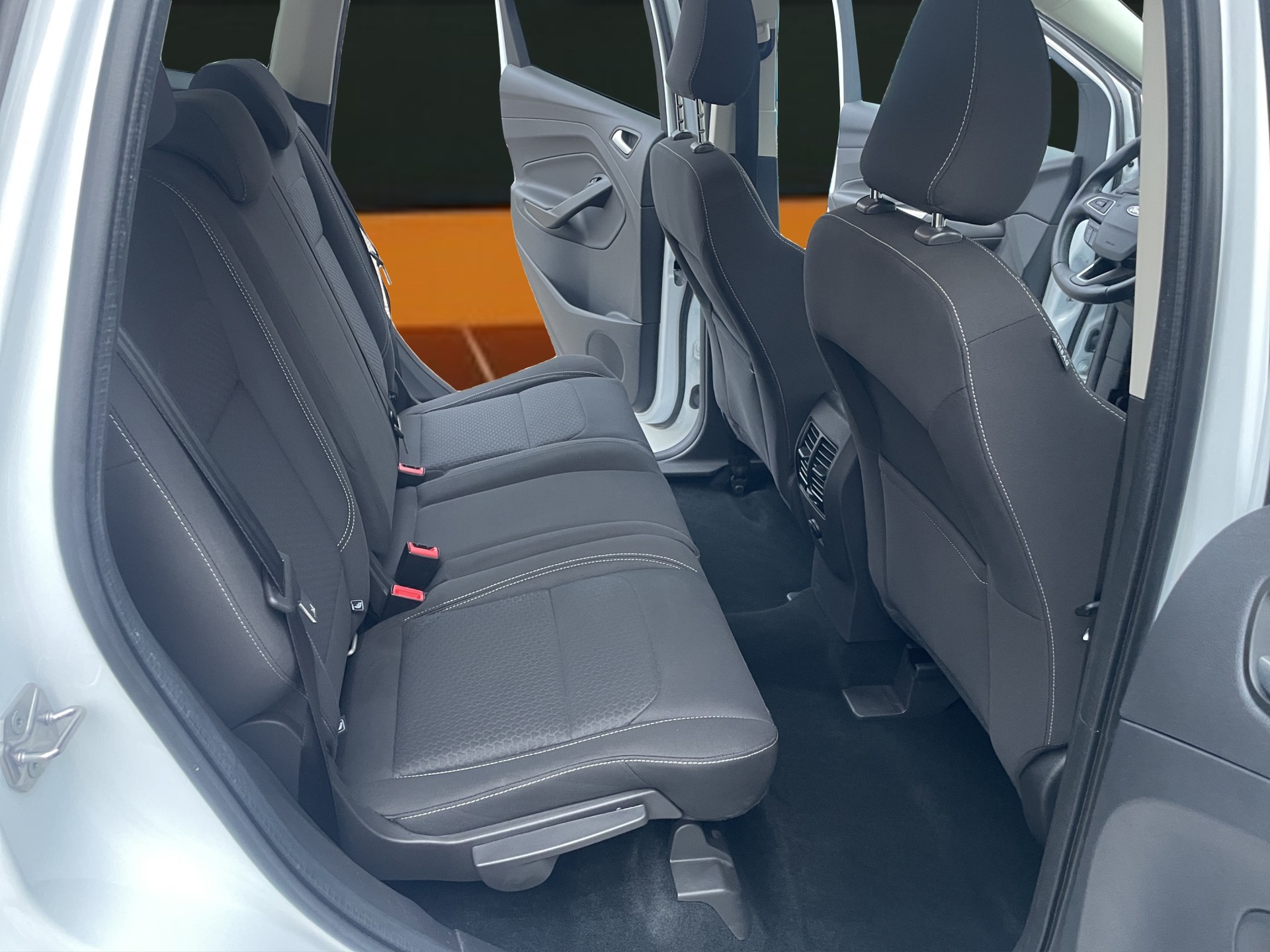 FORD Kuga 2.0 TDCi Vignale 4WD PowerShift-image-14