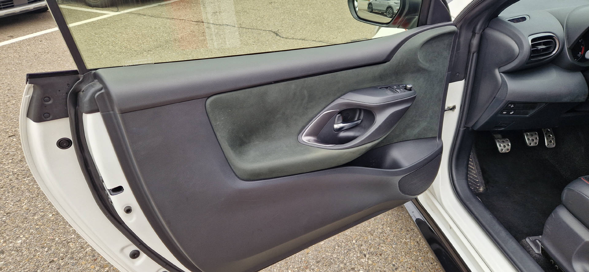 TOYOTA GR Yaris 1.6 Turbo Sport 4x4-image-2