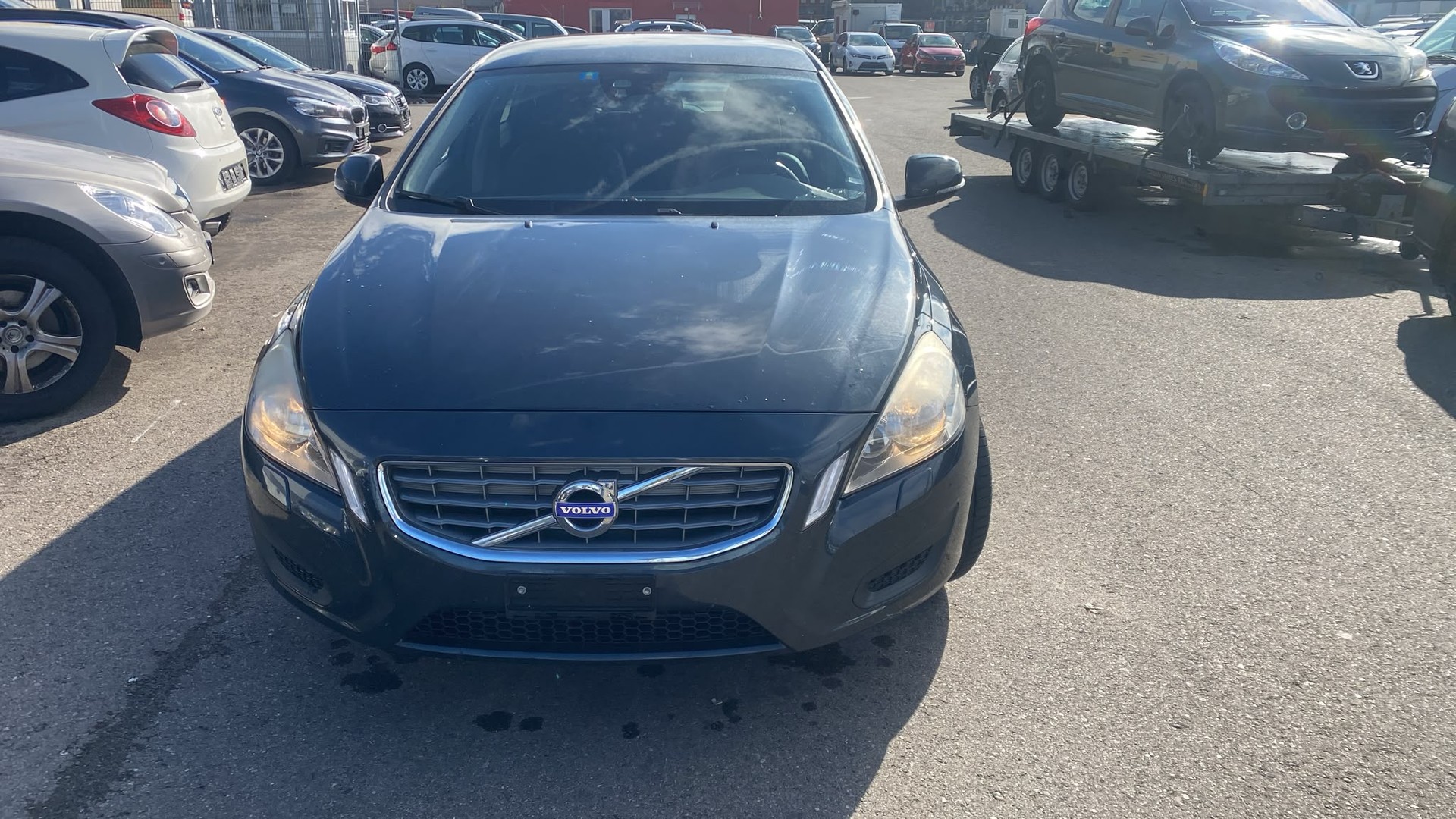 VOLVO V60 DRIVe-image-1