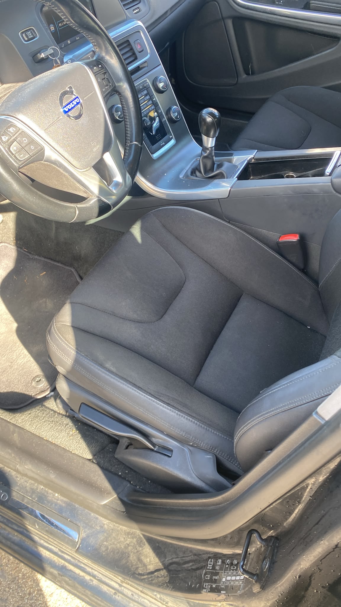 VOLVO V60 DRIVe-image-10