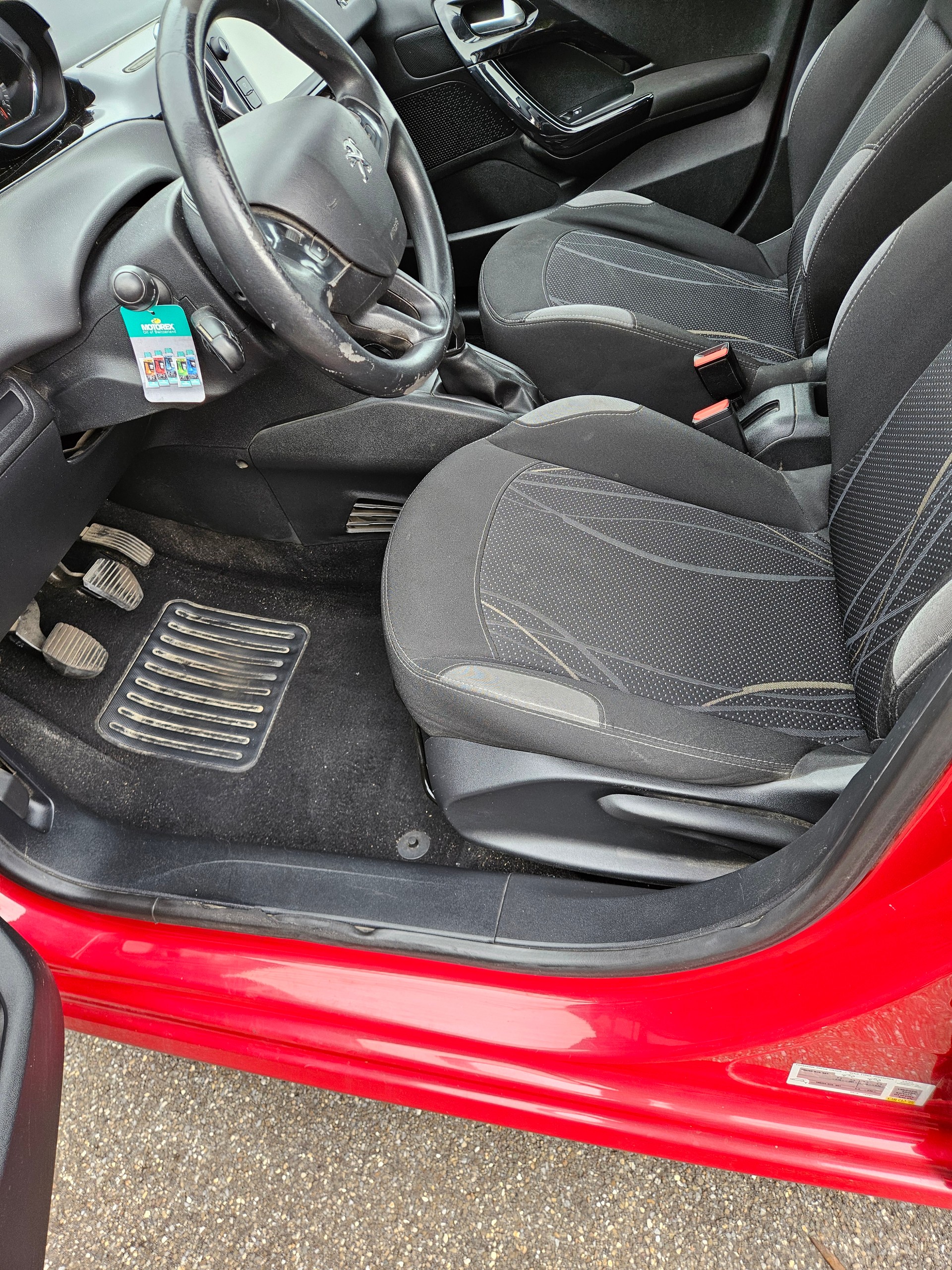 PEUGEOT 208 1.2 VTI Access-image-3