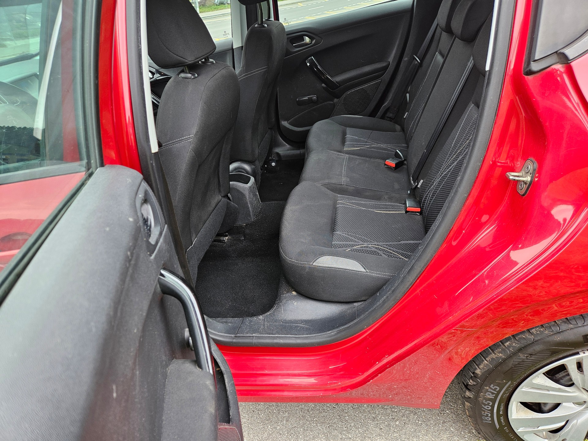 PEUGEOT 208 1.2 VTI Access-image-4